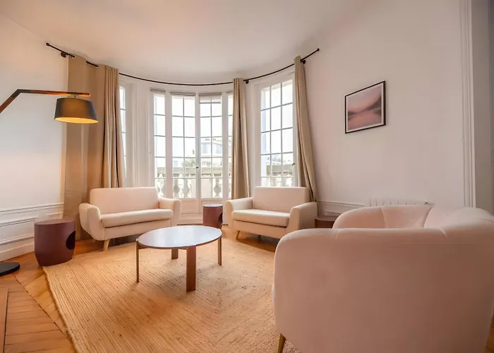 Tbs 325 - Superb Apartment With Eiffel Tower View